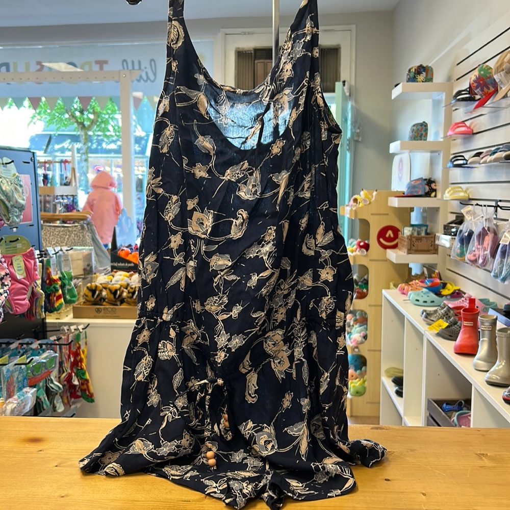 NWT Coverup Roxy Flower Pattern